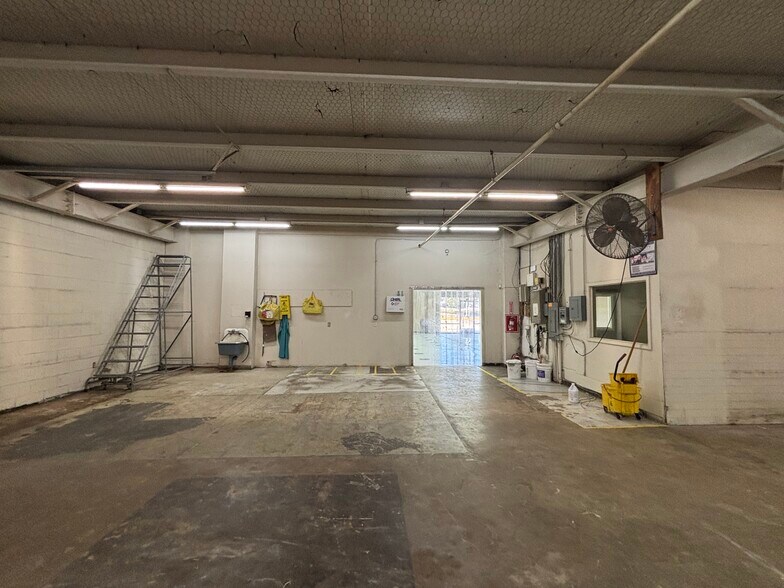 More Photos Of 920 W Loop 281, Longview Freestanding For Lease