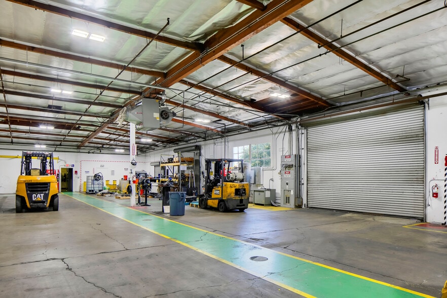 More Photos Of 1000 S Grand Ave, Santa Ana Warehouse For Sale