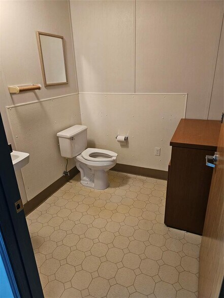 More Photos Of 7151 Kestrel Dr, Missoula Office For Lease