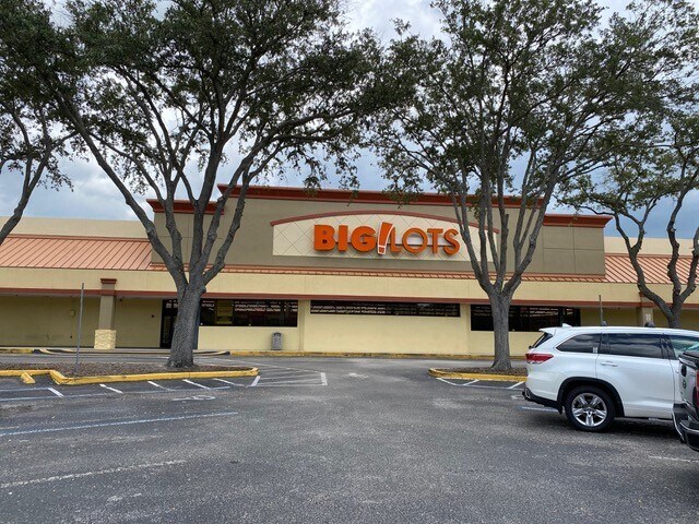 More Photos Of 2398 Commercial Way, Spring Hill Unknown For Lease