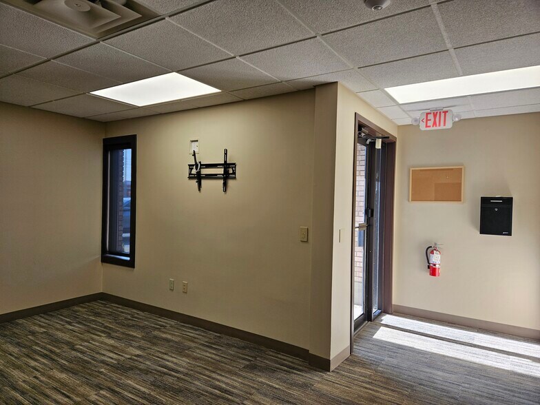 More Photos Of 5444 State St, Saginaw Office For Lease