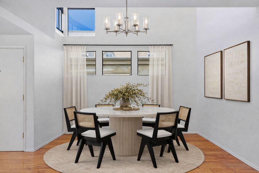 More Photos Of 1908-1910 Pacific Ave, Venice Apartments For Sale