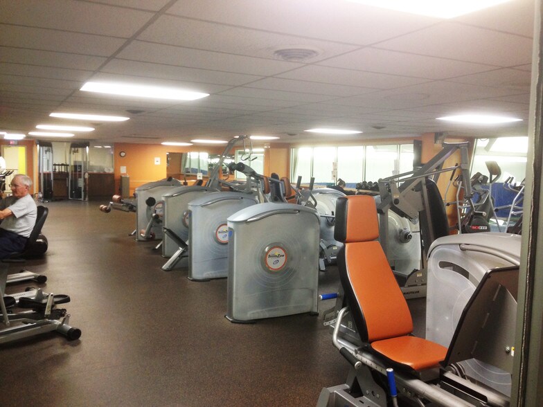More Photos Of 451 California Rd, Quakertown Sports And Entertainment For Lease