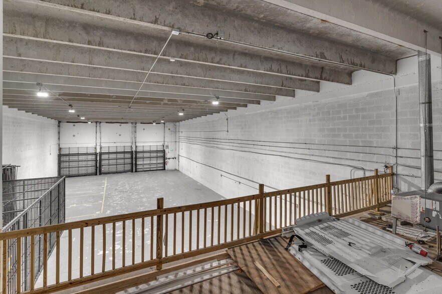 More Photos Of 8200-8358 NW 30th Ter, Doral Warehouse For Lease