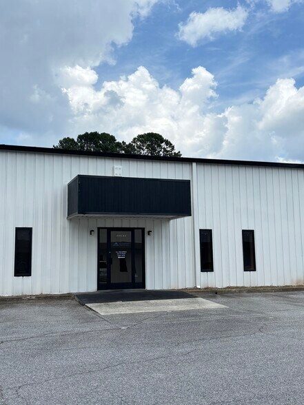 More Photos Of 2970 Ask Kay Dr SE, Smyrna Unknown For Lease