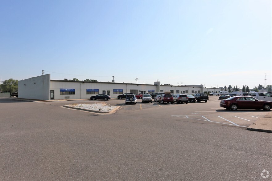 More Photos Of 42800-42892 Mound Rd, Sterling Heights Warehouse For Lease