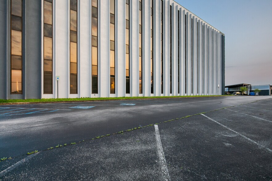 More Photos Of 5751 Uptain Rd, Chattanooga Office For Lease