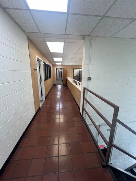 More Photos Of 155 Woolco Dr, Marietta Warehouse For Lease