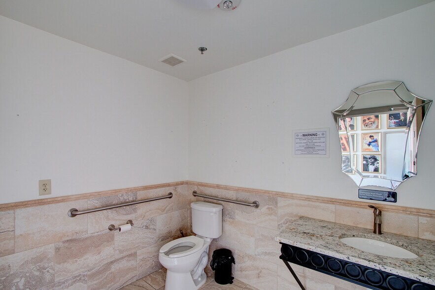 More Photos Of 6675 Mediterranean Dr, McKinney Restaurant For Sale