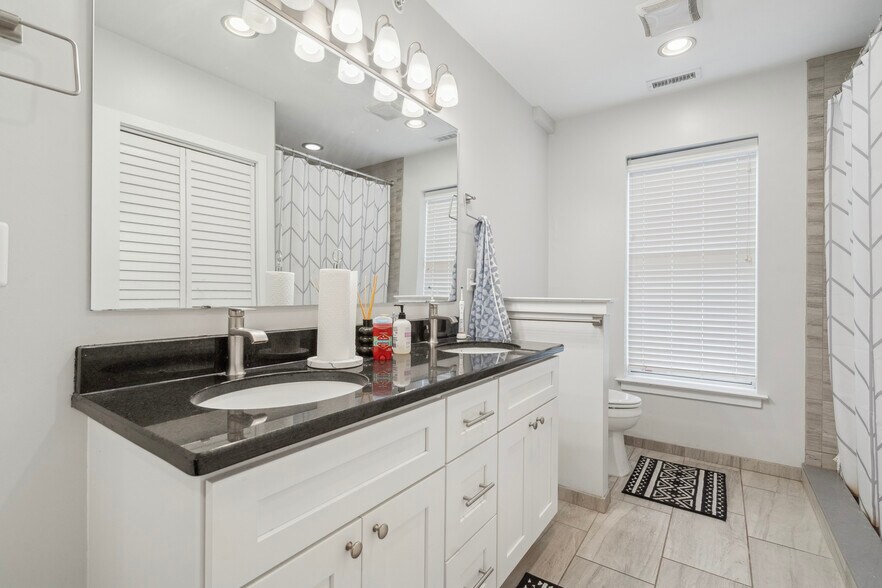 More Photos Of 3rd & Girard, Philadelphia General Retail For Sale