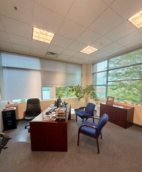 More Photos Of 2640 Patriot Blvd, Glenview Medical For Sale