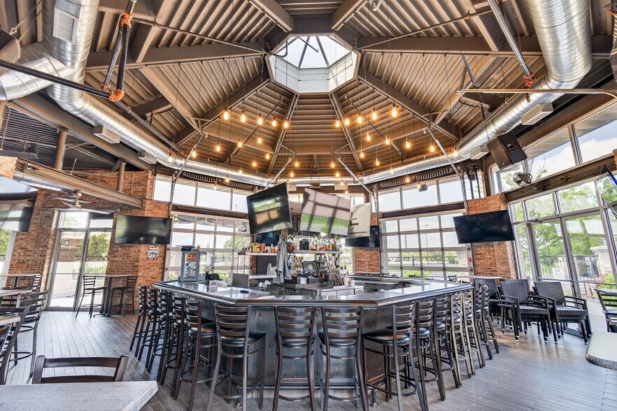 More Photos Of 3151 Voyager Ln, Joliet Restaurant For Sale