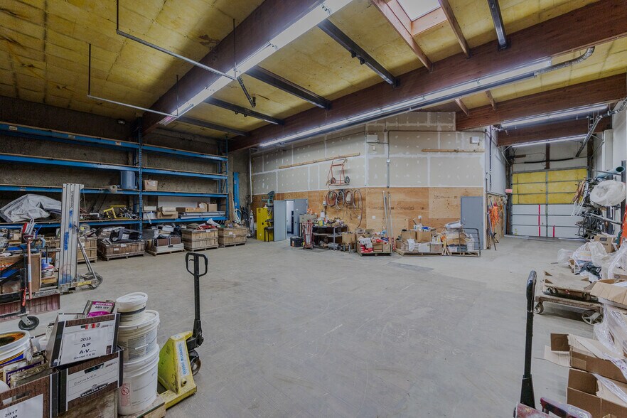 More Photos Of 3905 2nd Ave, Burnaby Flex For Sale