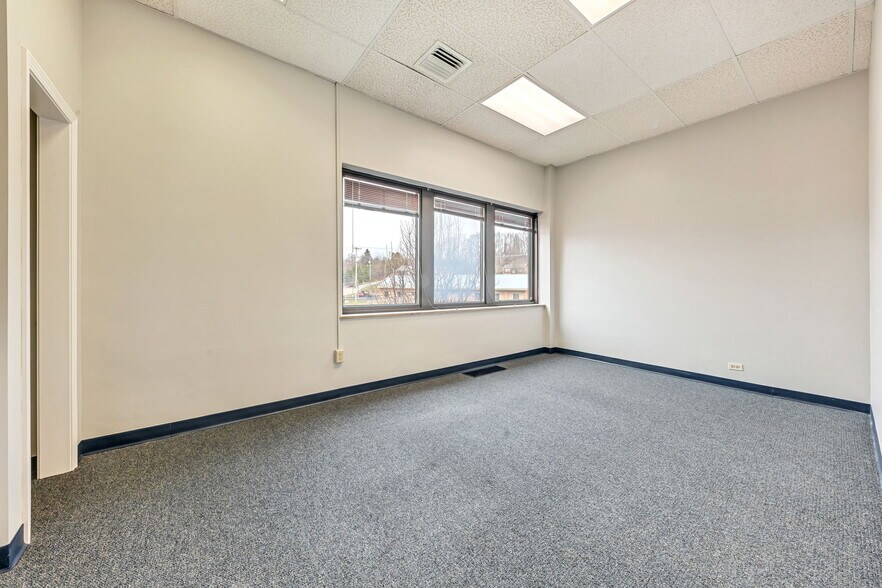 More Photos Of 150 Hillside Dr, Bethel Park Office For Lease