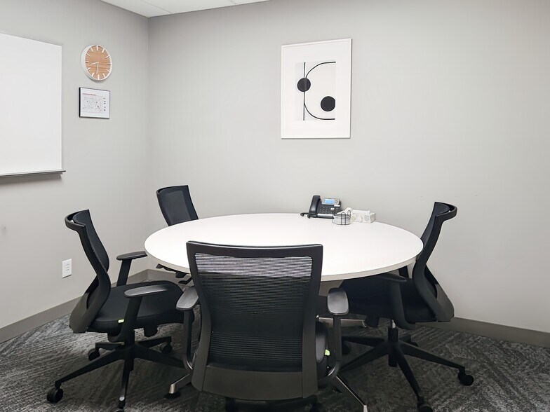 More Photos Of 3950 Sunforest Ct, Toledo Coworking Space