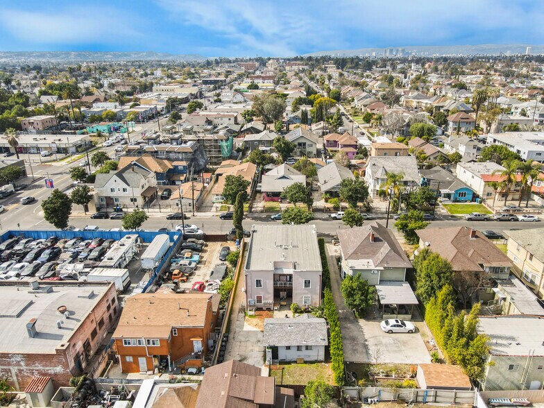 More Photos Of 2506 S Budlong Ave, Los Angeles Apartments For Sale