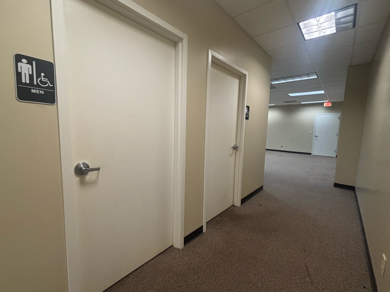 More Photos Of 1117 20th St, Columbus Medical For Lease