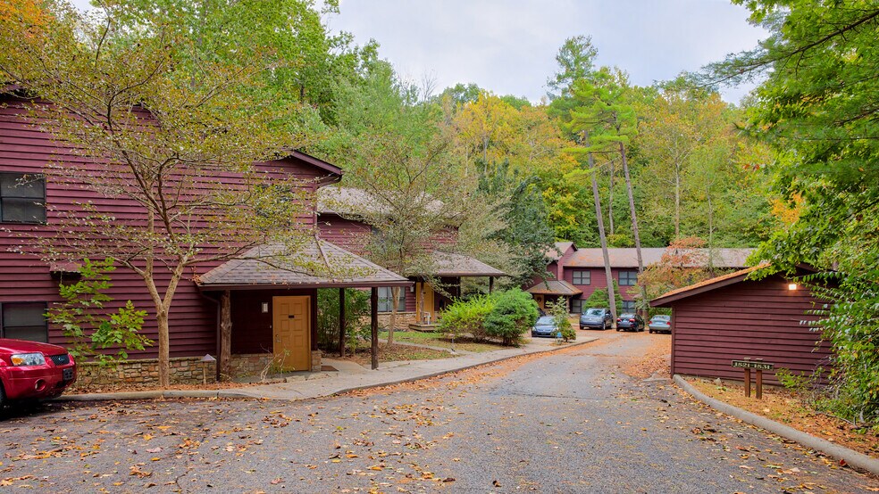 More Photos Of 1533 Arbors Ln, Bloomington Apartments For Sale