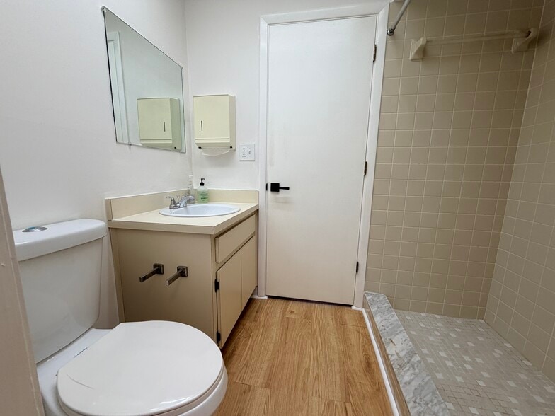 More Photos Of 6725 Cedarridge Dr, Zephyrhills Medical For Lease