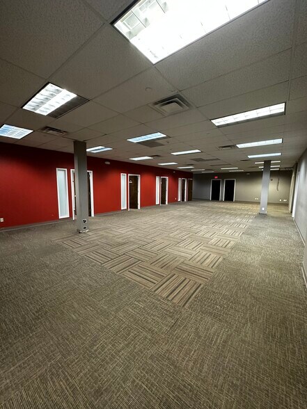 More Photos Of 110 Marcus Blvd, Hauppauge Office For Lease