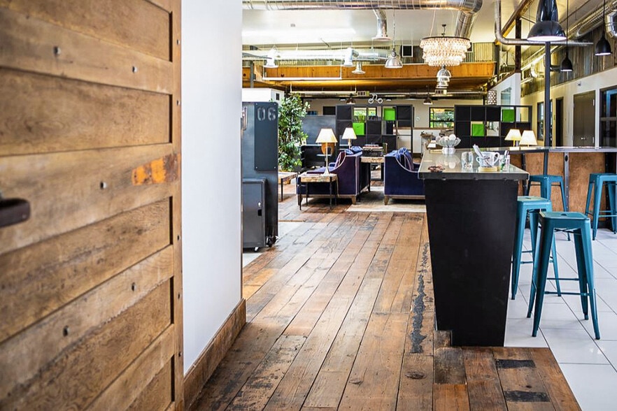 More Photos Of 4949 S MacAdam Ave, Portland Loft Creative Space For Sale