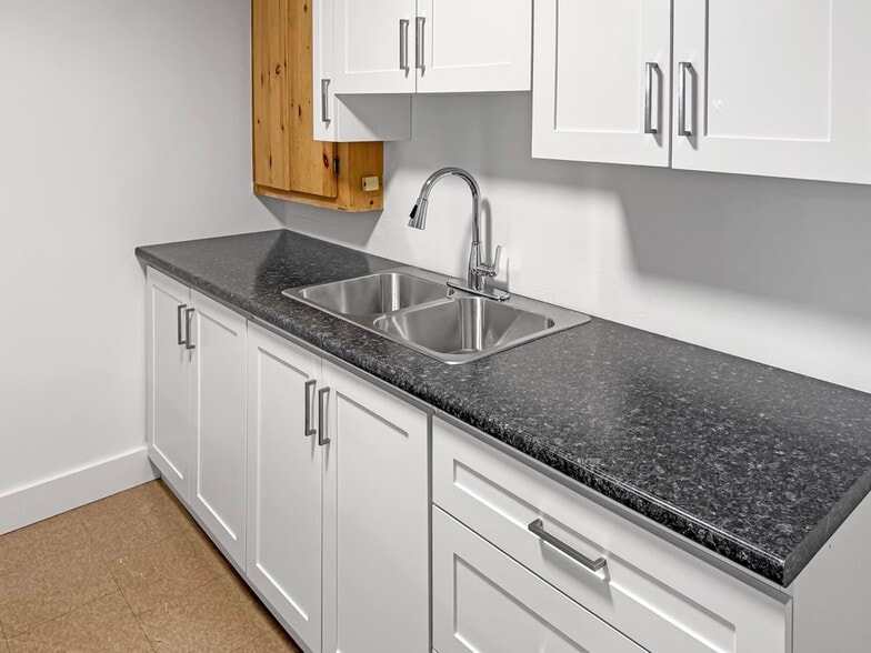 More Photos Of 364 Regent St, Orillia Religious Facility For Sale