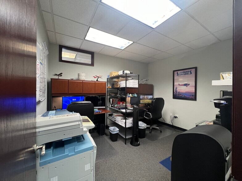 More Photos Of 21620-21628 Midland Dr, Shawnee Office For Sale