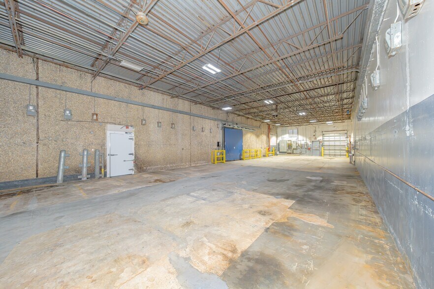 More Photos Of 18770 NE 6th Ave, Miami Refrigeration Cold Storage For Lease