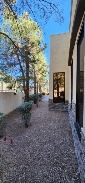 More Photos Of 2050 Mariner Dr, Las Vegas Medical For Sale
