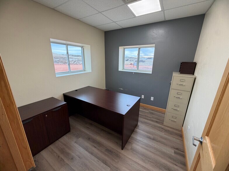 More Photos Of 2114 24th Ave SE, Watford City Warehouse For Sale