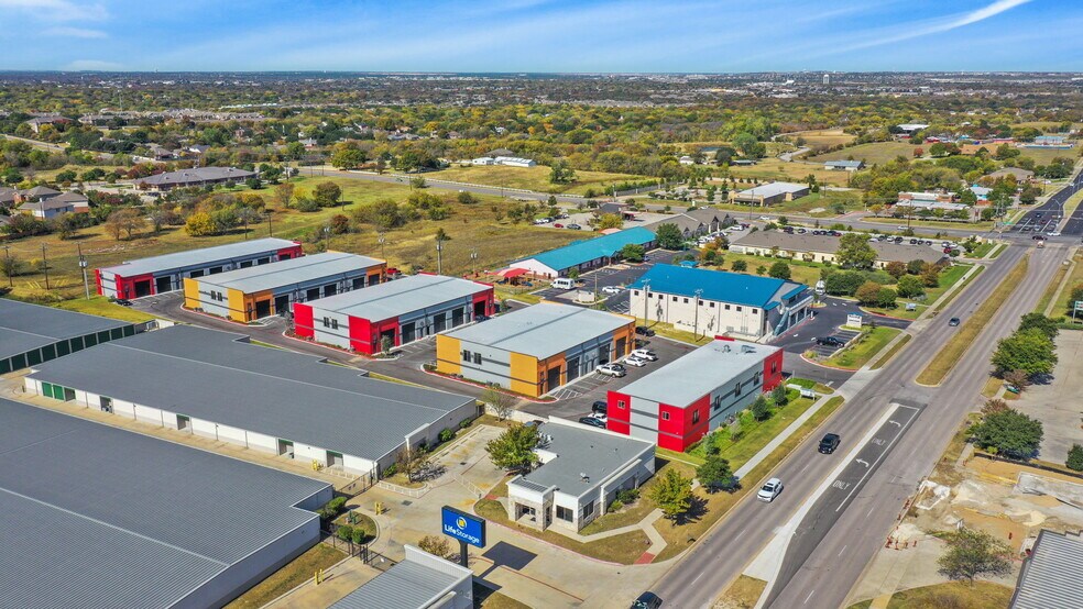 More Photos Of 2100 Double Creek Dr, Round Rock Warehouse For Lease