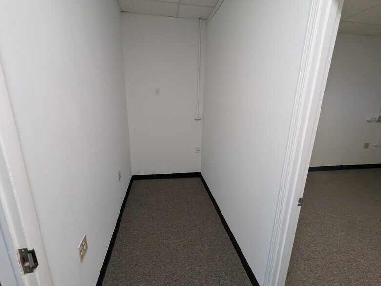 More Photos Of 603 Detroit St, La Porte Loft Creative Space For Sale