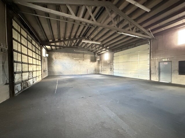 More Photos Of 427 Troy Rd, Moscow Warehouse For Sale