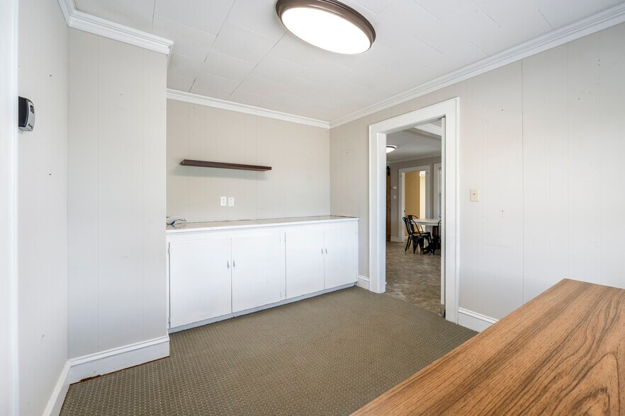 More Photos Of 2310 Concord Lake Rd, Kannapolis Office Residential For Lease