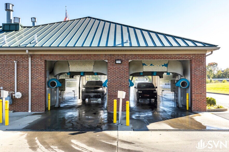 More Photos Of 1042 Bypass S, Lawrenceburg Carwash For Sale