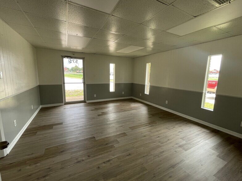 More Photos Of 575 Proffitt st, Midlothian Warehouse For Lease