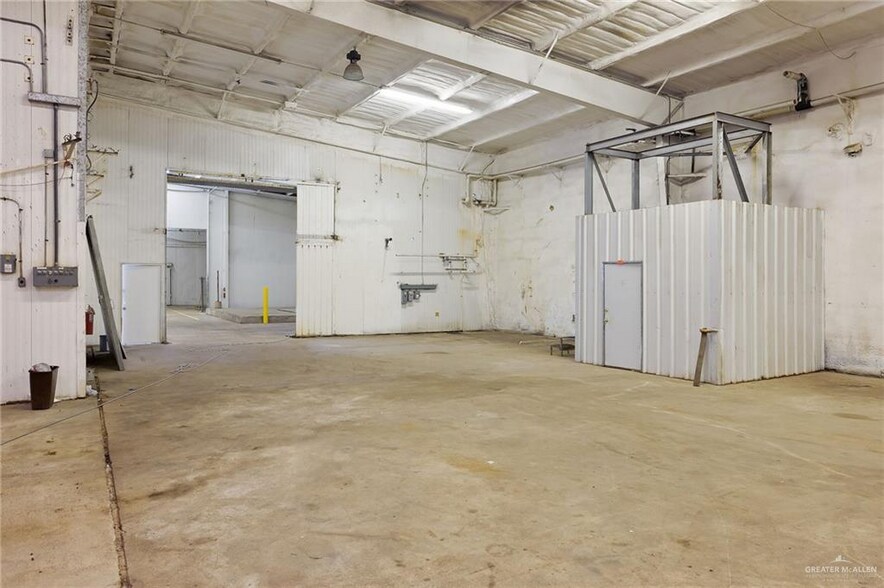More Photos Of 100 N Dogwood St, Pharr Warehouse For Lease