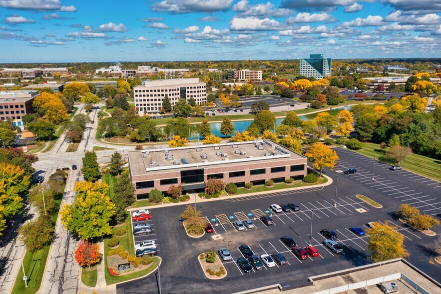 More Photos Of 1770 Park St, Naperville Office For Lease