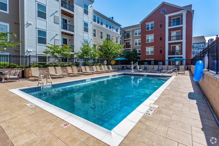 More Photos Of 1 Village Grn, Patchogue Apartments For Lease