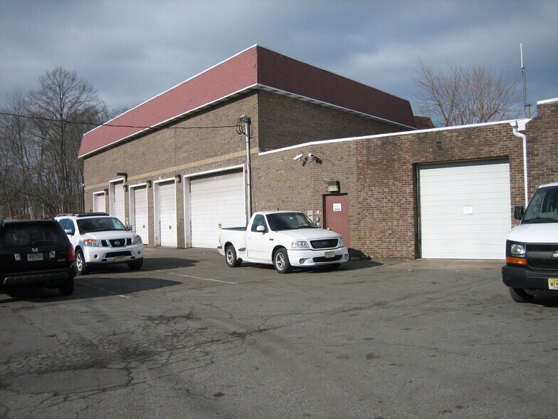 13 Eagle Rock Ave, East Hanover, NJ 07936 Industrial For Lease