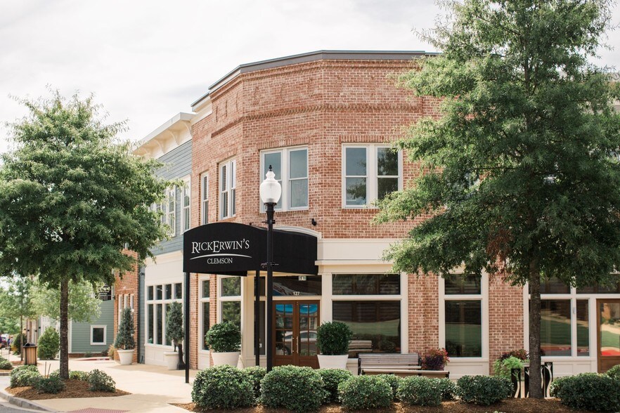 More Photos Of 141-151 Thomas Green Blvd, Clemson Unknown For Lease