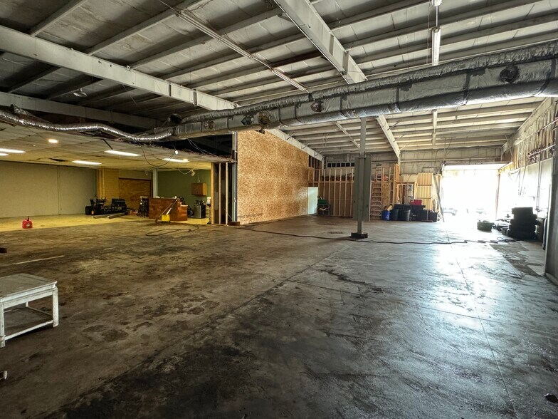 More Photos Of 2433 Von Esch Rd, Joliet Warehouse For Lease