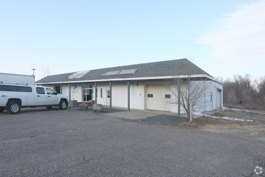 More Photos Of 8170 Wi-65, River Falls Service For Sale