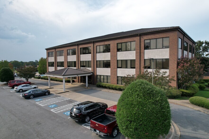 More Photos Of 2501 Crestwood Rd, North Little Rock Medical For Sale