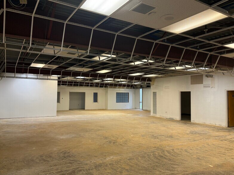 More Photos Of 325 Carr Dr, Brookville Warehouse For Sale