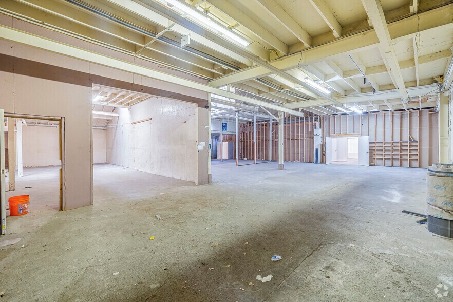 More Photos Of 4933 San Leandro St, Oakland Warehouse For Lease