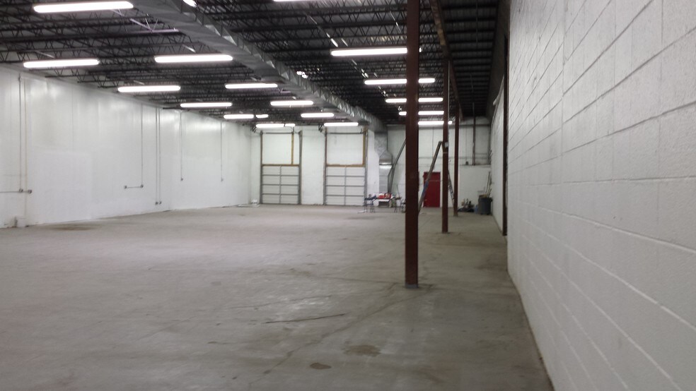 More Photos Of 8000-8032 Fernham Ln, Forestville Warehouse For Lease