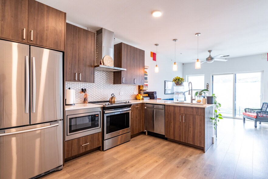 More Photos Of 2213 Poquito St, Austin Apartments For Lease