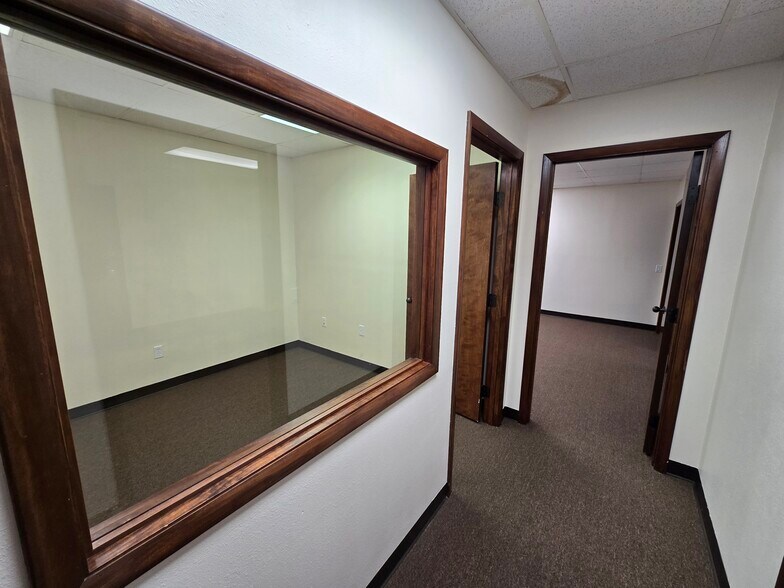 More Photos Of 4315 Highland Park Blvd, Lakeland Office For Lease