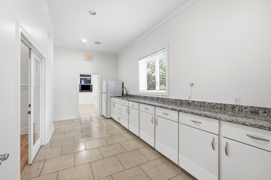 More Photos Of 8177 S Route 48, Maineville Office For Sale